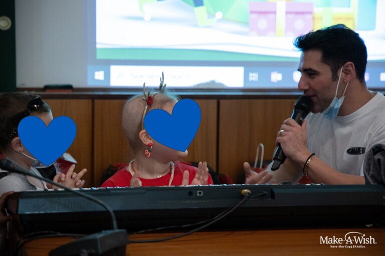 Make-A-Wish Ελλάδος_Γιορτή ΜΗΤΕΡΑ_Πέτρος Ιακωβίδης με παιδιά 2
